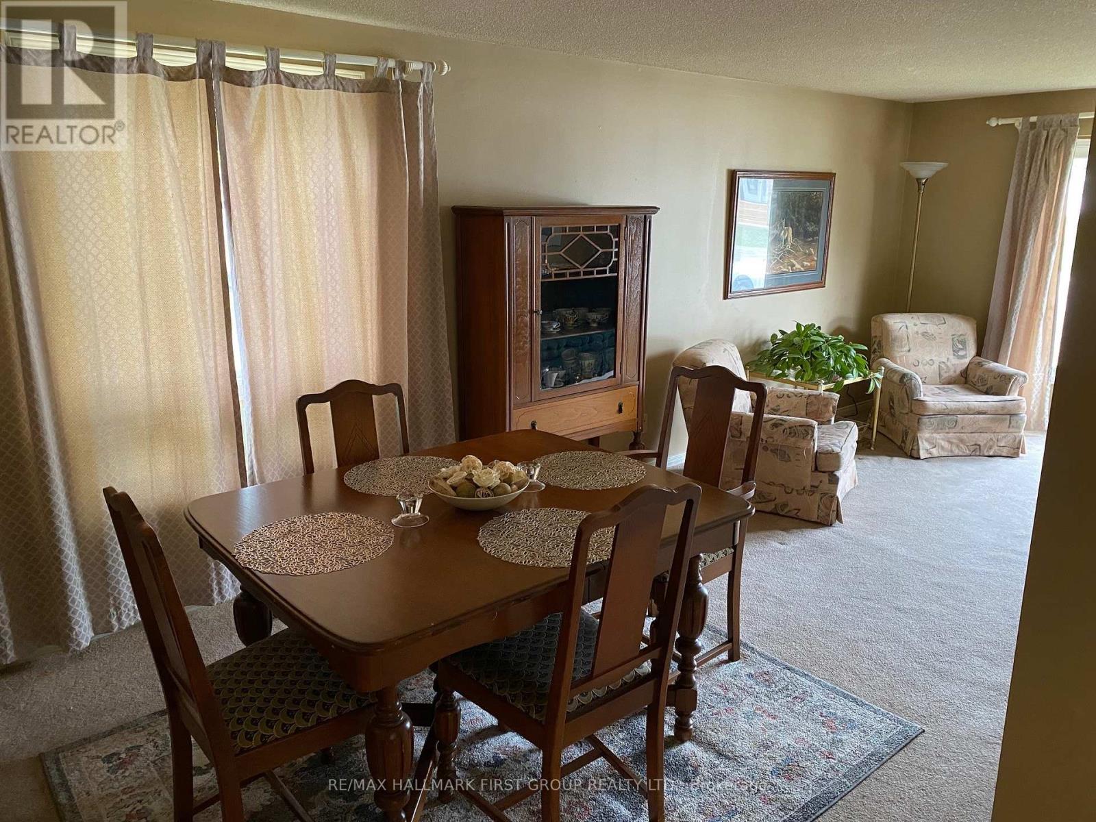 22 Briarwood Place, Innisfil, Ontario  L0L 1L0 - Photo 15 - N12401907