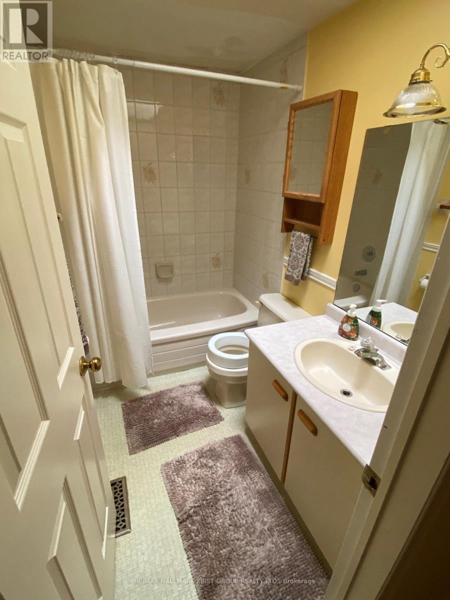 22 Briarwood Place, Innisfil, Ontario  L0L 1L0 - Photo 25 - N12401907