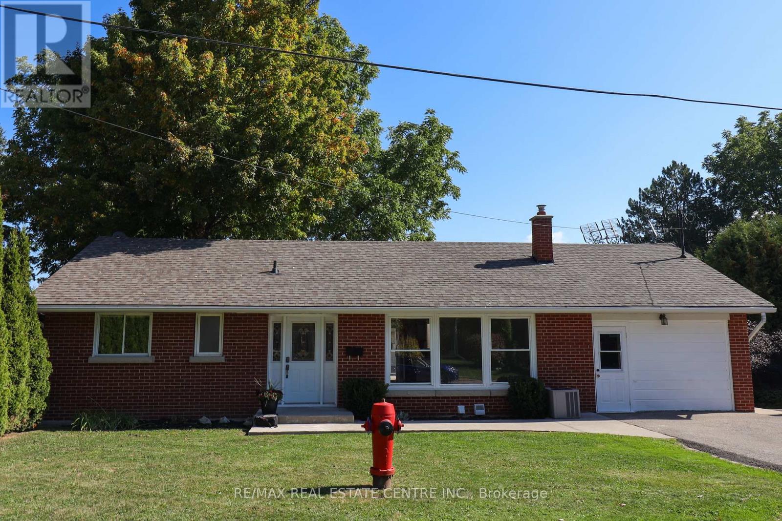 17b Amanda Street, Orangeville, Ontario  L9W 2J9 - Photo 3 - W12402338