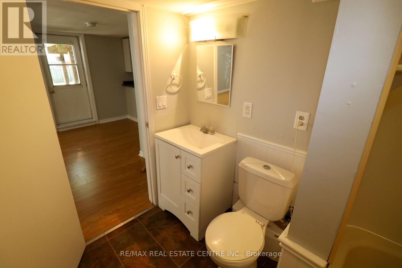17b Amanda Street, Orangeville, Ontario  L9W 2J9 - Photo 30 - W12402338