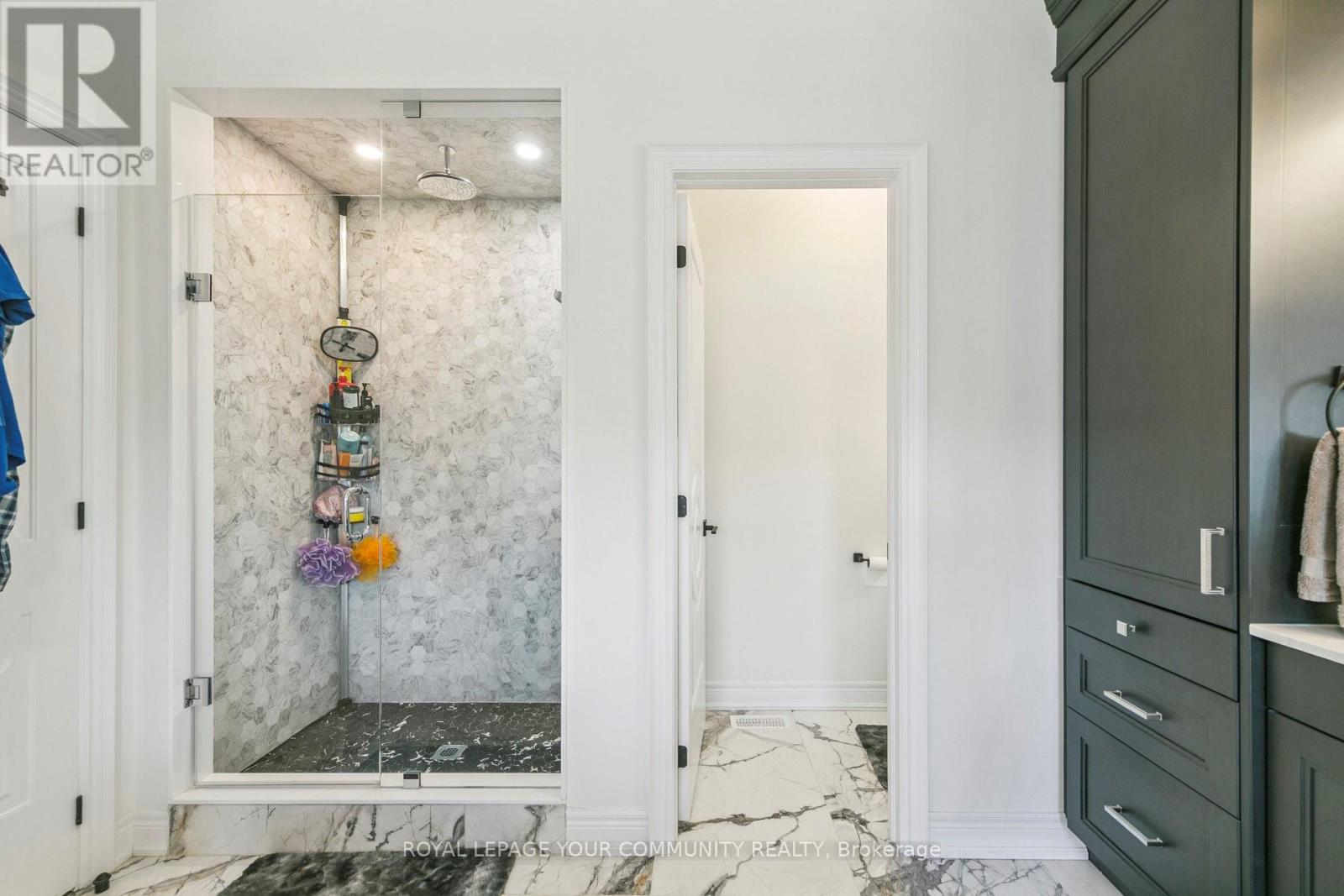 2401 Irene Crescent, Oakville (Ga Glen Abbey), Ontario  L6M 5M5 - Photo 11 - W12400512