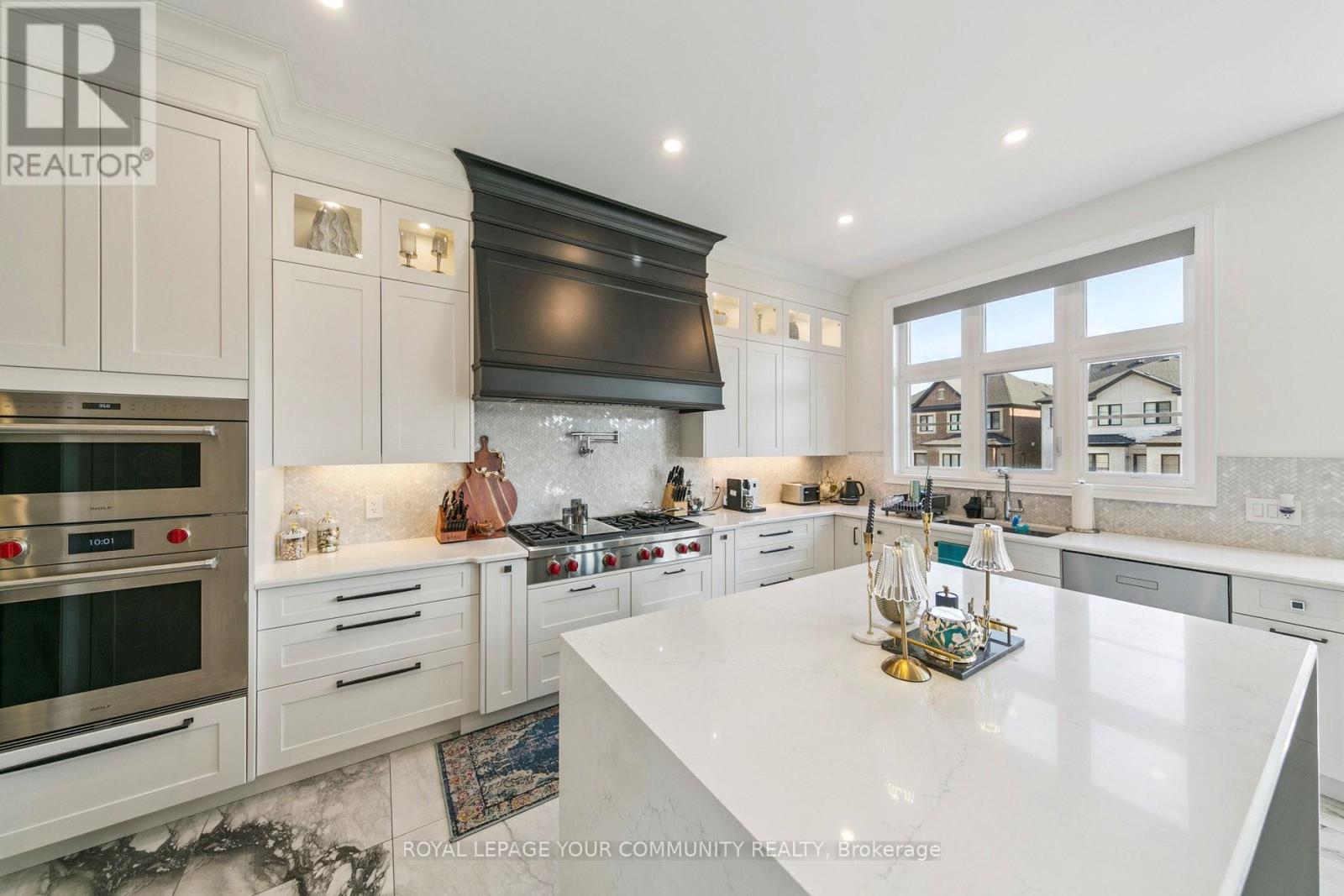 2401 Irene Crescent, Oakville (Ga Glen Abbey), Ontario  L6M 5M5 - Photo 6 - W12400512