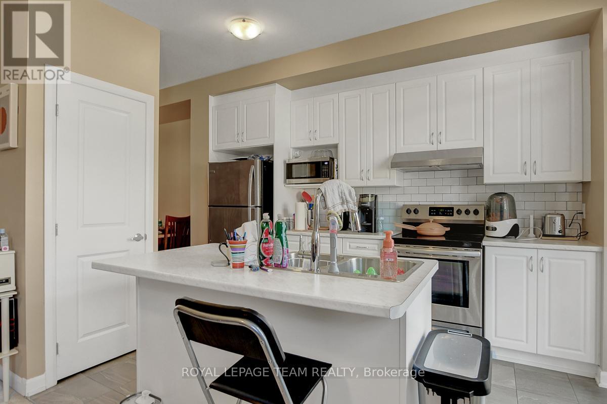 545 Decoeur Drive, Ottawa, Ontario  K4A 5G7 - Photo 12 - X12402346