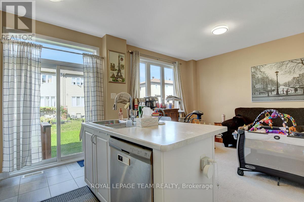 545 Decoeur Drive, Ottawa, Ontario  K4A 5G7 - Photo 14 - X12402346