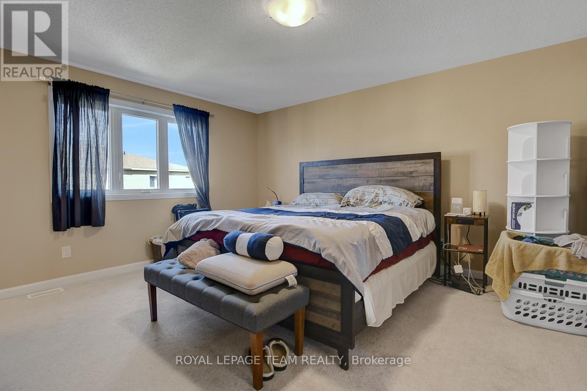 545 Decoeur Drive, Ottawa, Ontario  K4A 5G7 - Photo 18 - X12402346
