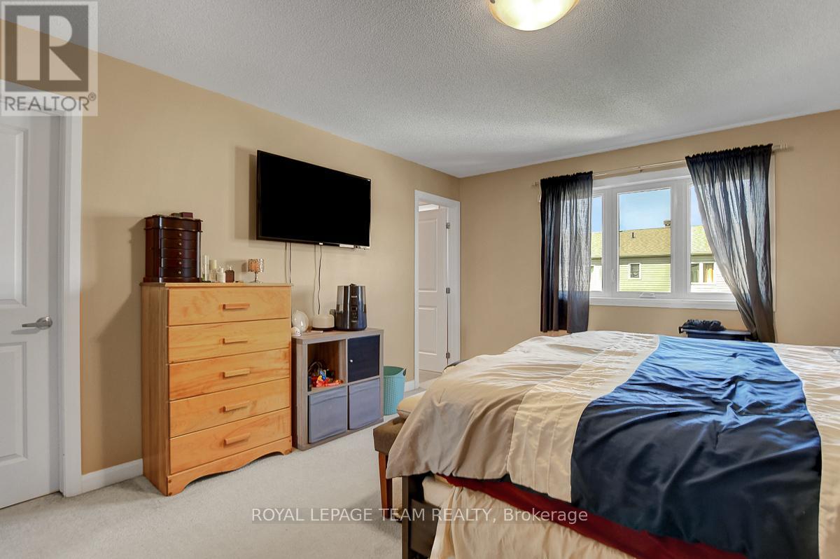 545 Decoeur Drive, Ottawa, Ontario  K4A 5G7 - Photo 20 - X12402346