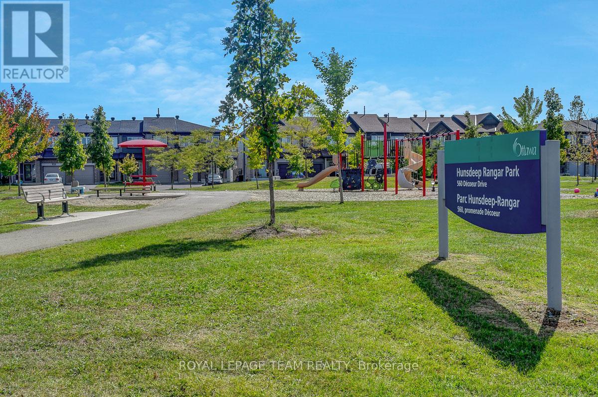 545 Decoeur Drive, Ottawa, Ontario  K4A 5G7 - Photo 38 - X12402346