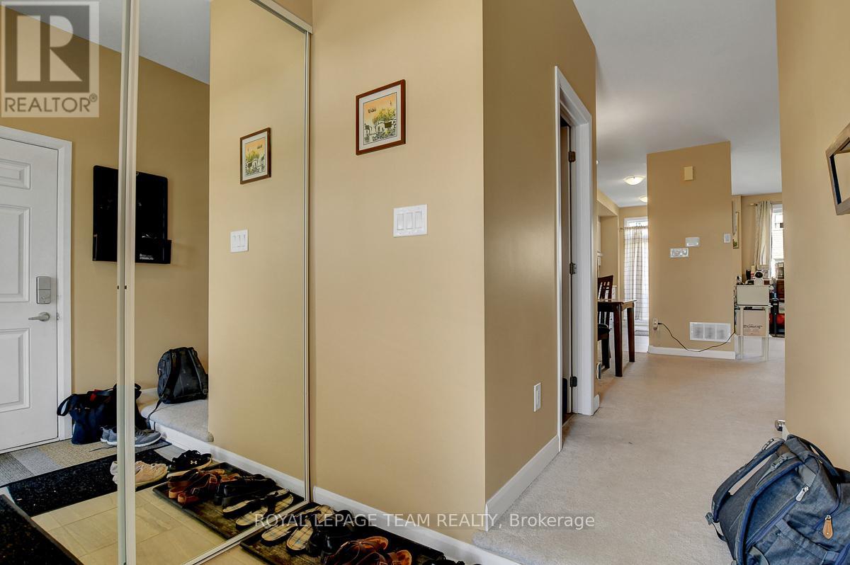545 Decoeur Drive, Ottawa, Ontario  K4A 5G7 - Photo 4 - X12402346