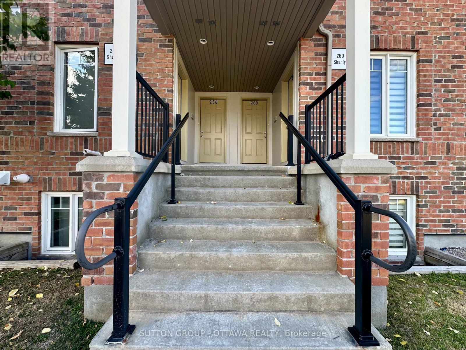 260 Shanly Private, Ottawa, Ontario  K2J 5X6 - Photo 2 - X12402368