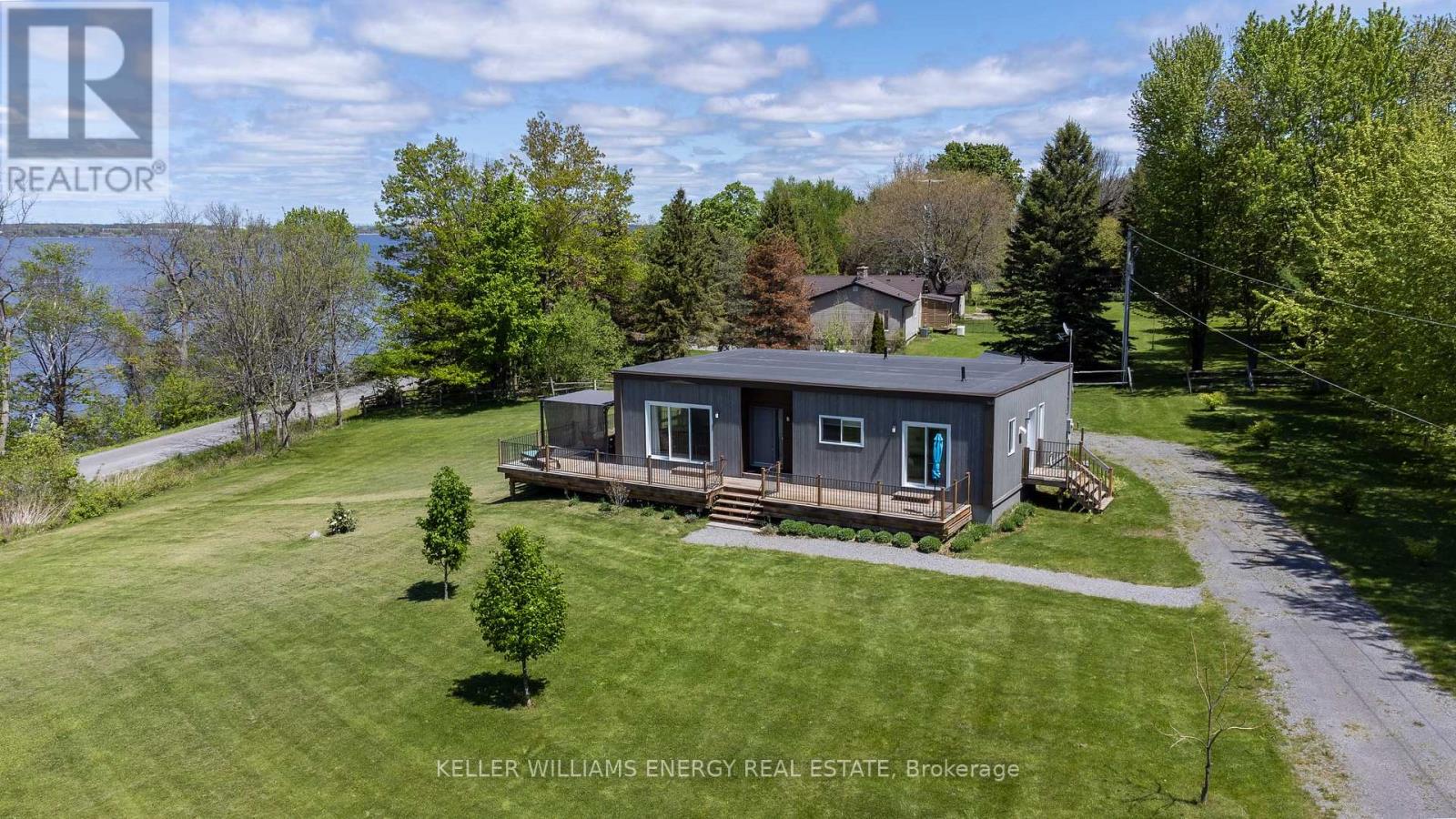 326 Cressy Bayside Road, Prince Edward County, Ontario K0K 2T0 - Photo 5 - X12269752