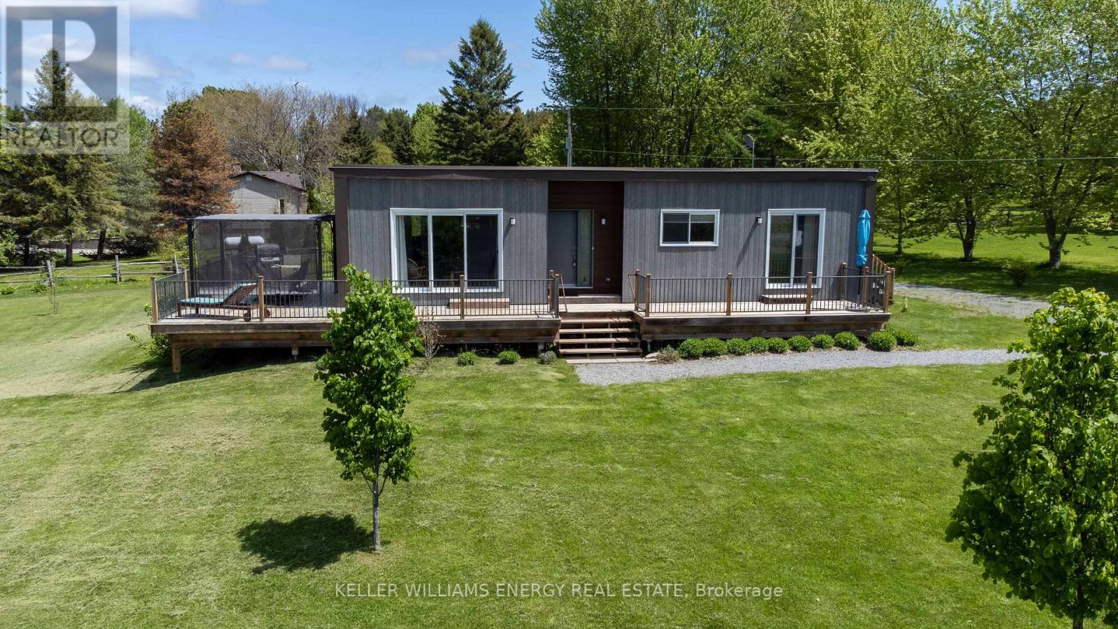 326 Cressy Bayside Road, Prince Edward County, Ontario K0K 2T0 - Photo 6 - X12269752