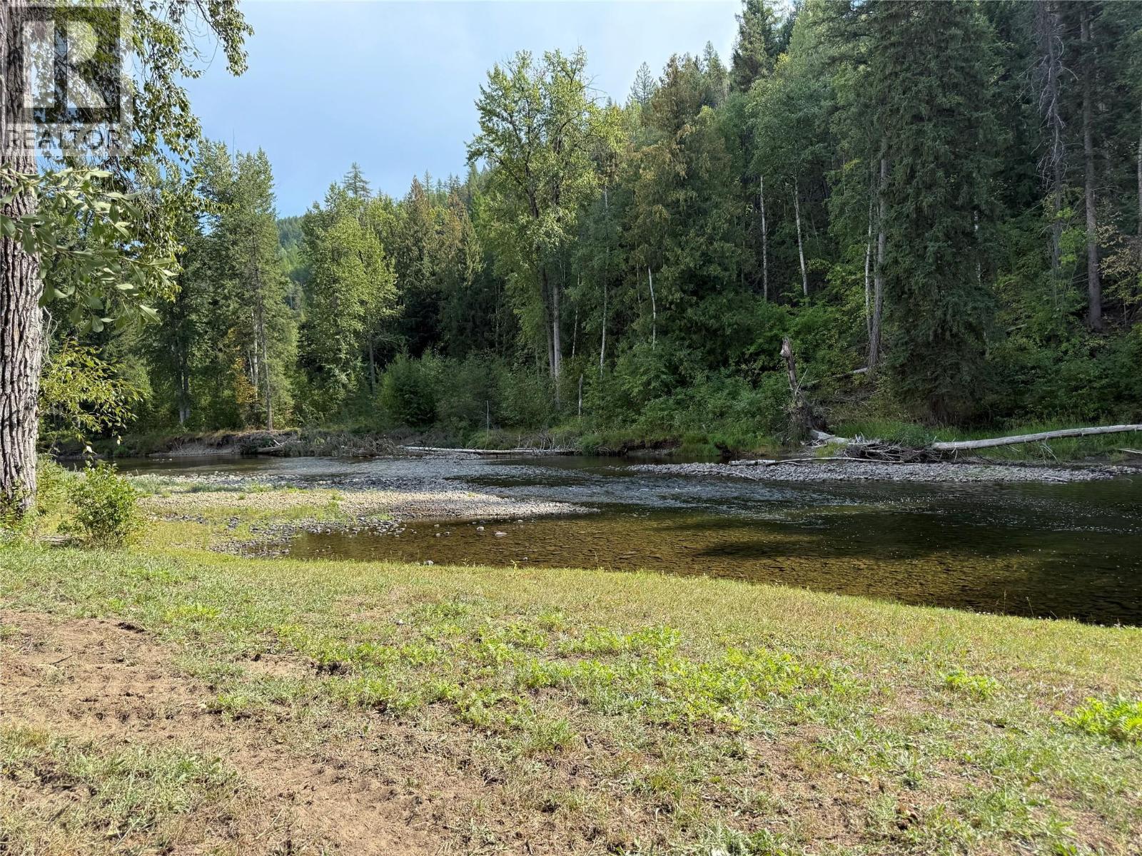 8495 3 Highway, Yahk, British Columbia  V0B 2P0 - Photo 14 - 10362640