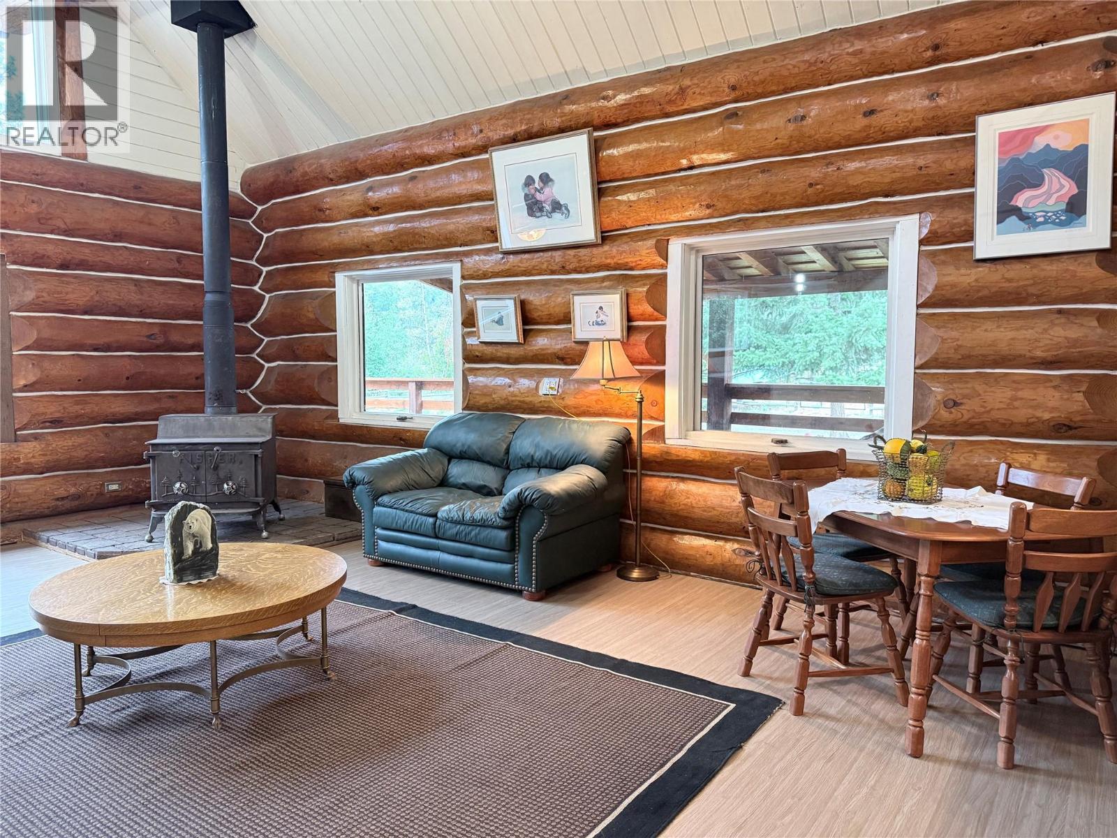 8495 3 Highway, Yahk, British Columbia  V0B 2P0 - Photo 32 - 10362640