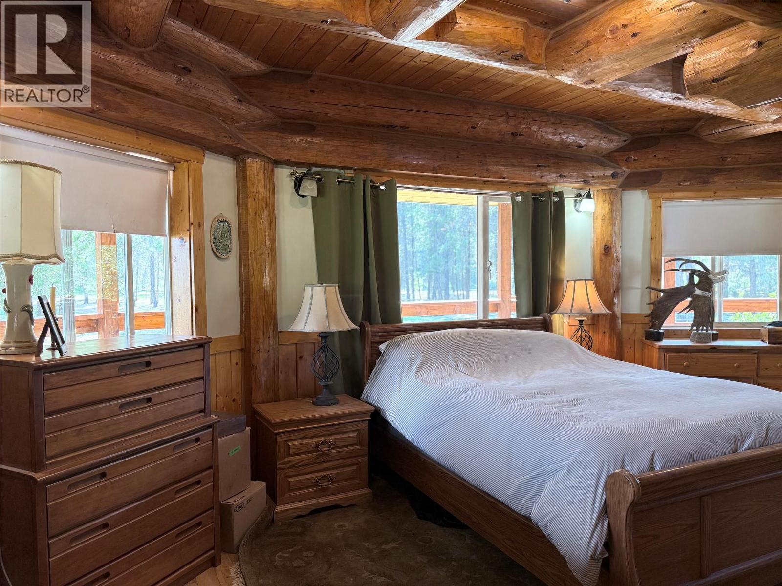8495 3 Highway, Yahk, British Columbia  V0B 2P0 - Photo 40 - 10362640