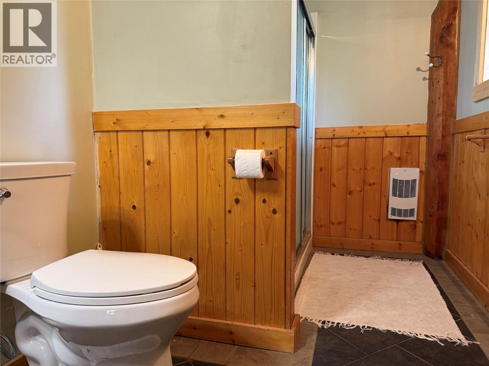 8495 3 Highway, Yahk, British Columbia  V0B 2P0 - Photo 42 - 10362640