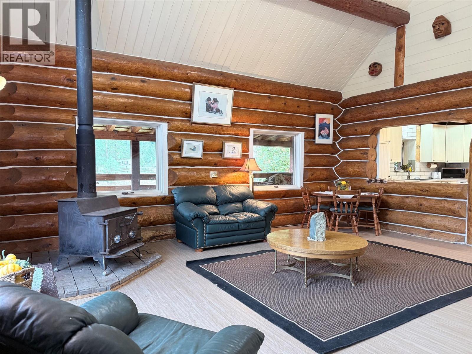 8495 3 Highway, Yahk, British Columbia  V0B 2P0 - Photo 30 - 10362640
