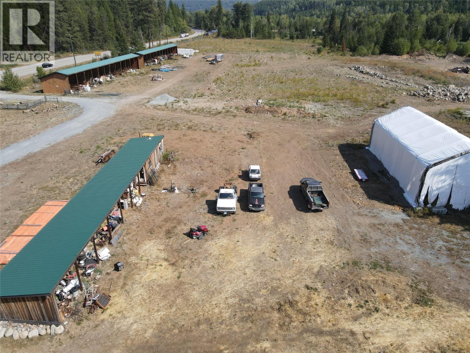 8495 3 Highway, Yahk, British Columbia  V0B 2P0 - Photo 61 - 10362640