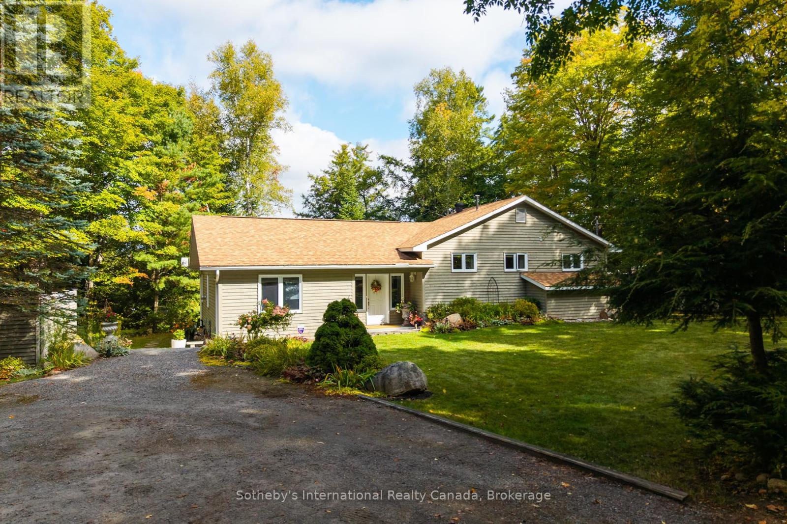 20 Fish Rock Road, Huntsville, Ontario  P1H 2N5 - Photo 6 - X12402066
