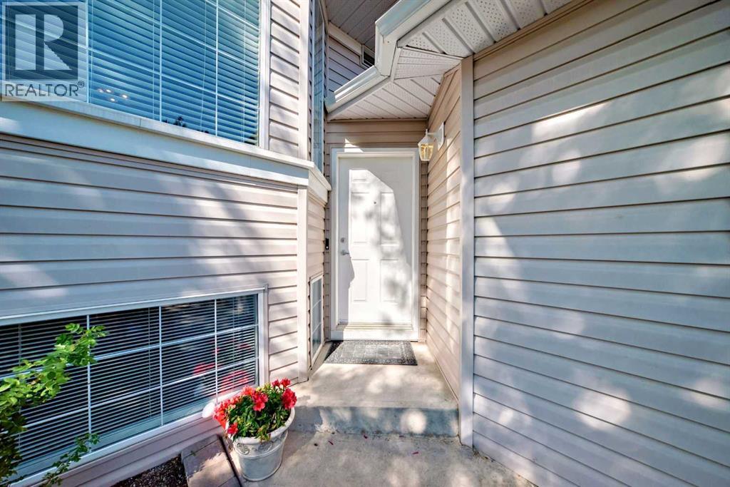 33 Thorndale Close Se, Airdrie, Alberta  T4A 2C1 - Photo 3 - A2251696