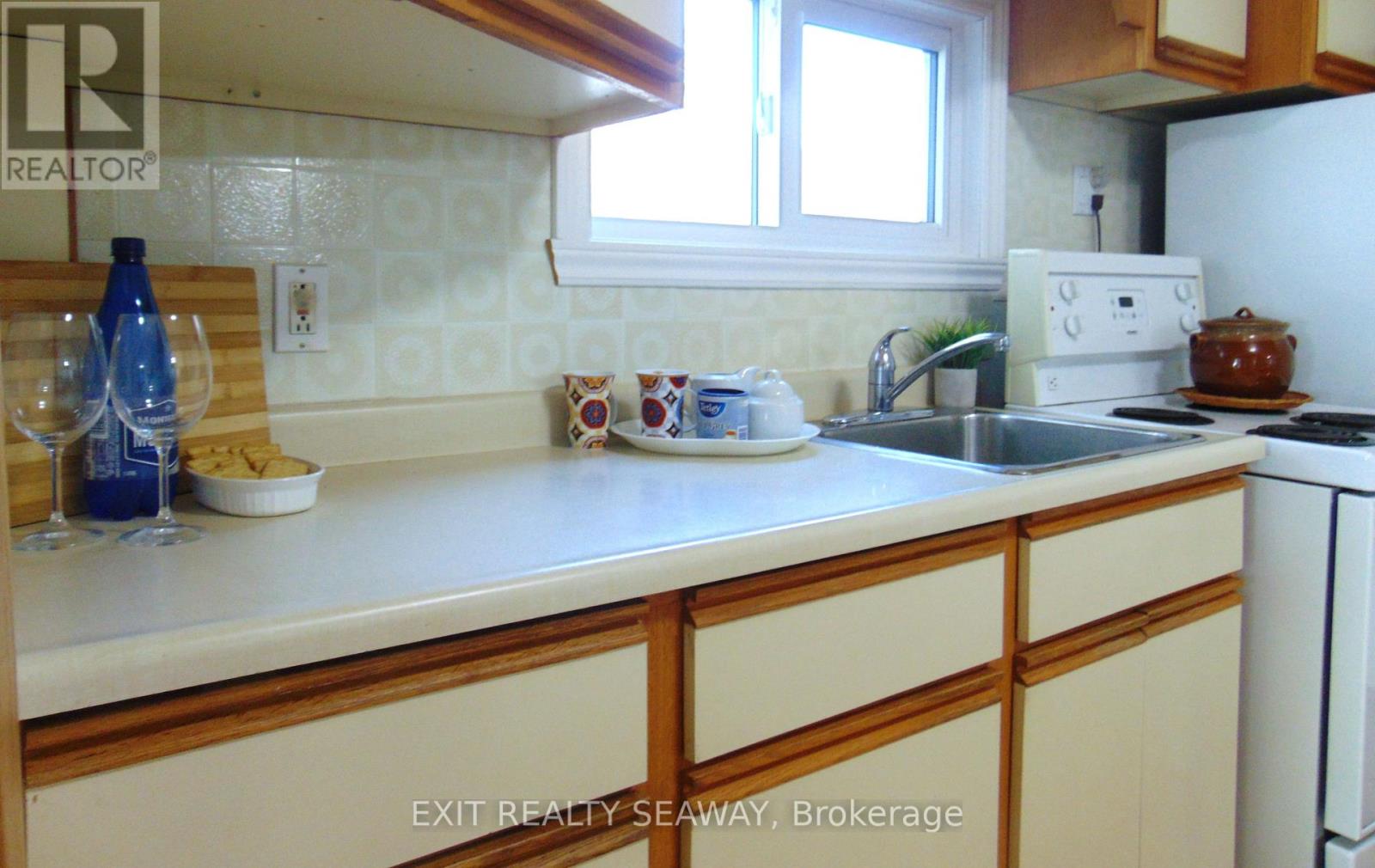 6242 Maple Avenue, South Glengarry, Ontario  K0C 1N0 - Photo 8 - X12402374