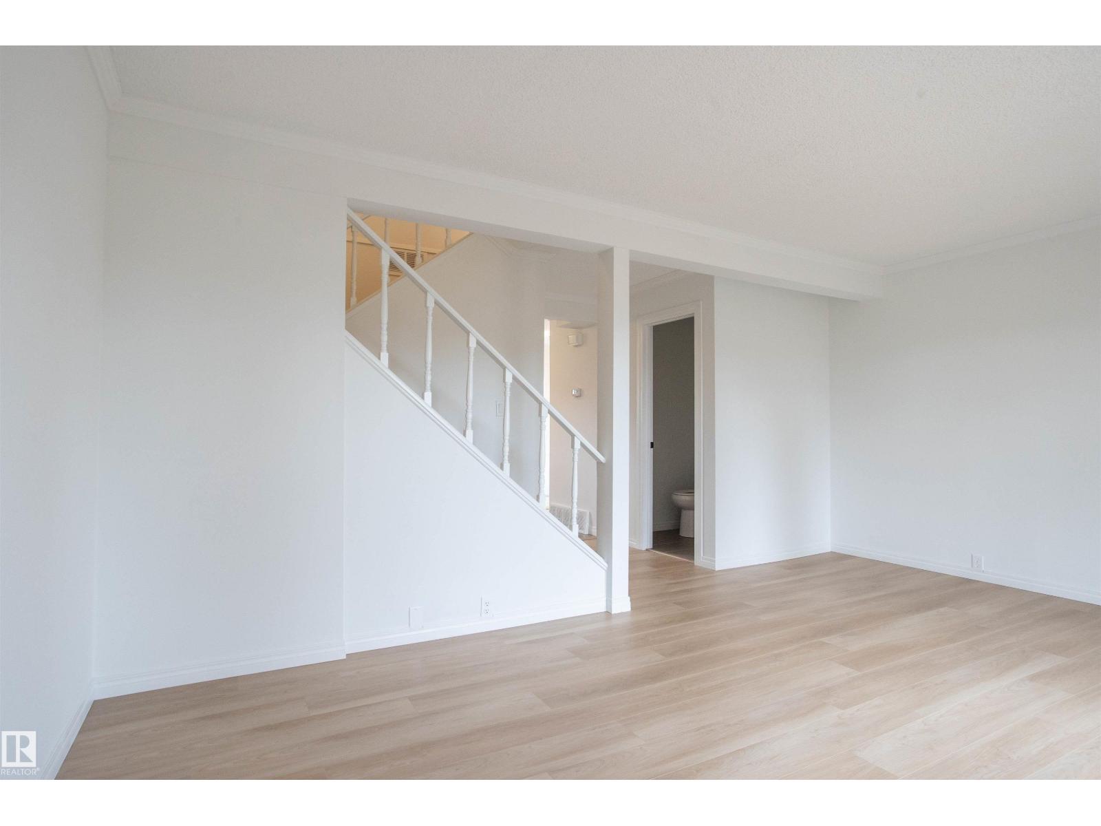 1270 Lakewood Rd W Nw, Edmonton, Alberta  T6K 3P2 - Photo 10 - E4457711