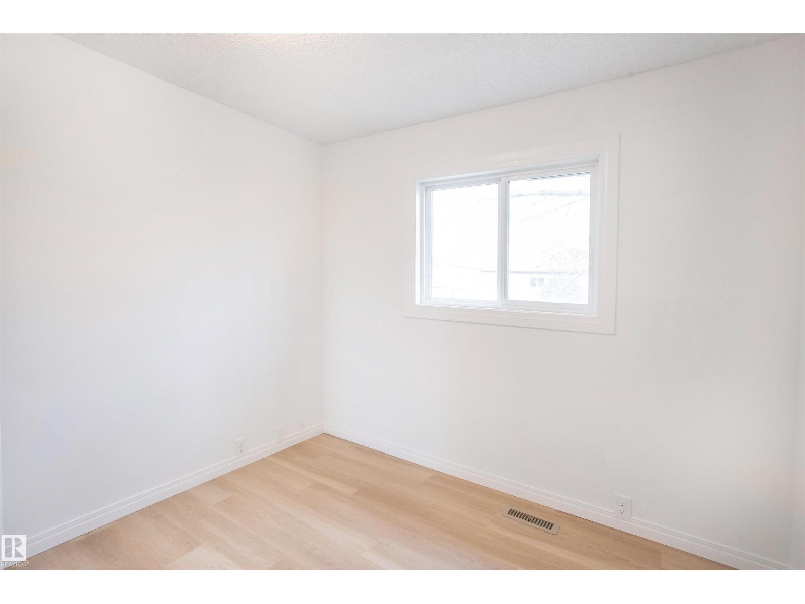 1270 Lakewood Rd W Nw, Edmonton, Alberta  T6K 3P2 - Photo 15 - E4457711