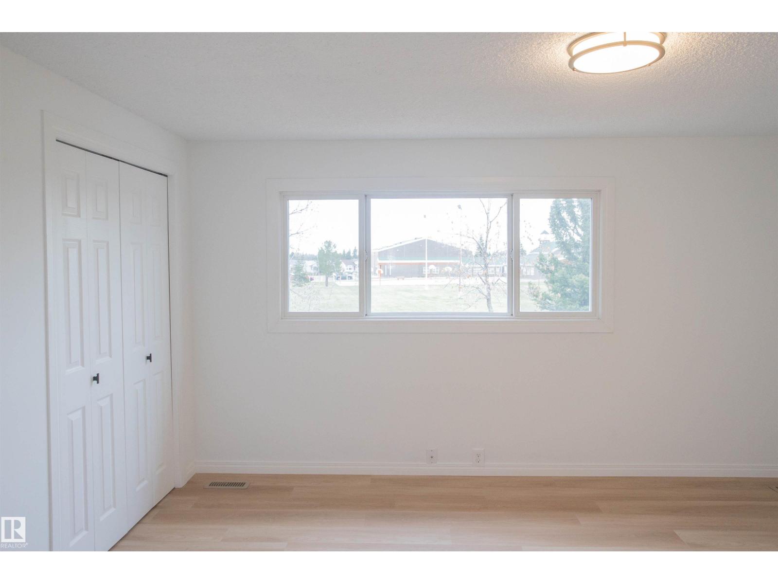 1270 Lakewood Rd W Nw, Edmonton, Alberta  T6K 3P2 - Photo 18 - E4457711