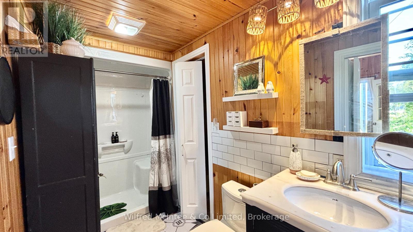 495 Bruce Road 13, Native Leased Lands, Ontario  N0H 2L0 - Photo 24 - X12402387