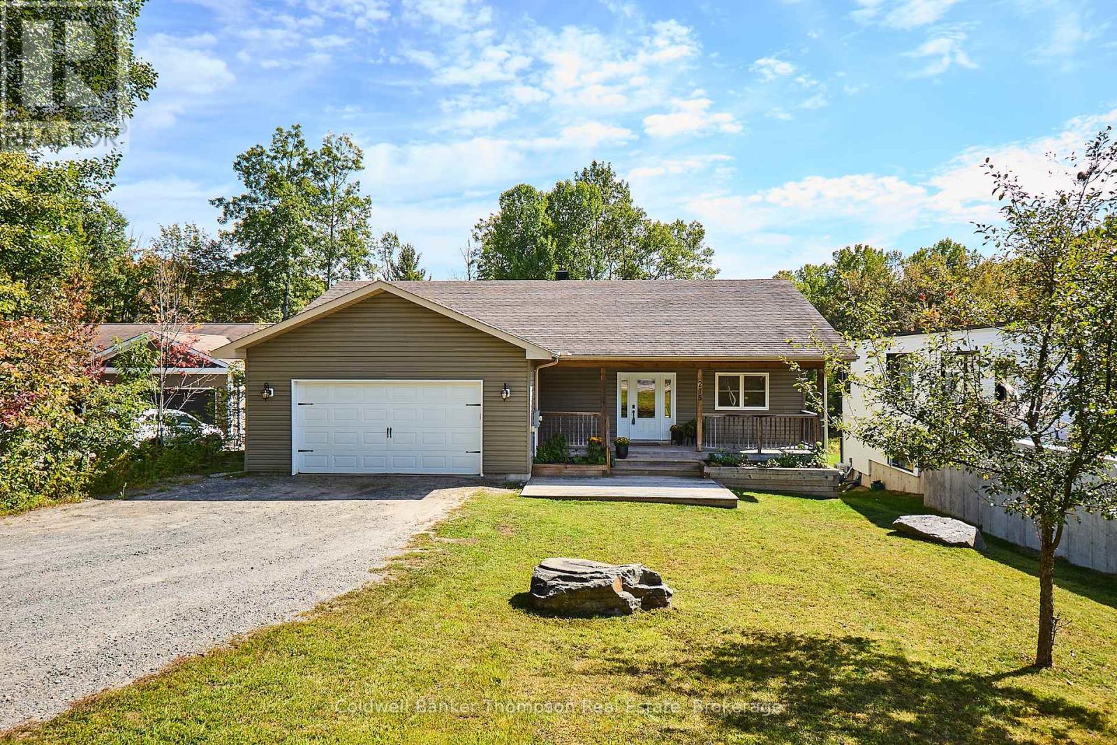 215 Town Line Road W, Huntsville, Ontario  P1H 1S7 - Photo 1 - X12402389