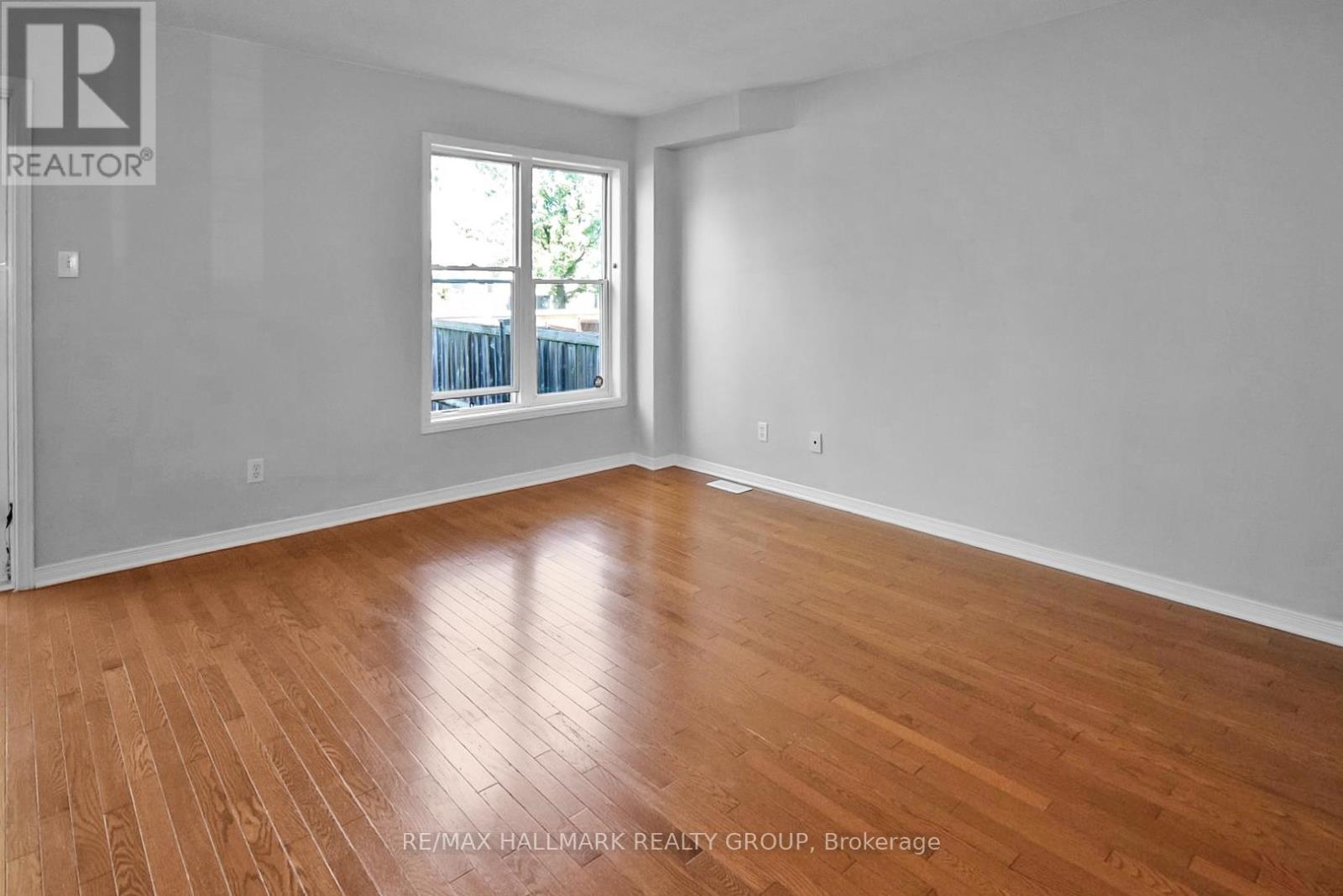 119 Topham Terrace, Ottawa, Ontario  K4A 5B8 - Photo 7 - X12400338