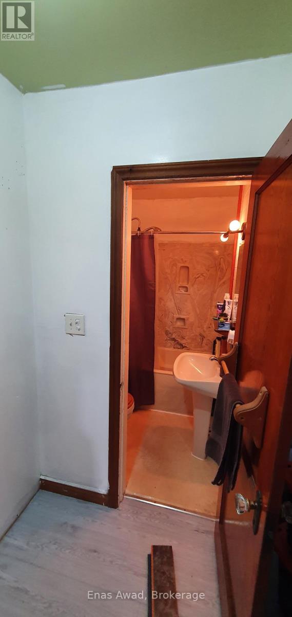 724 Third Avenue, Peterborough, Ontario  K9J 4P3 - Photo 13 - X12402402