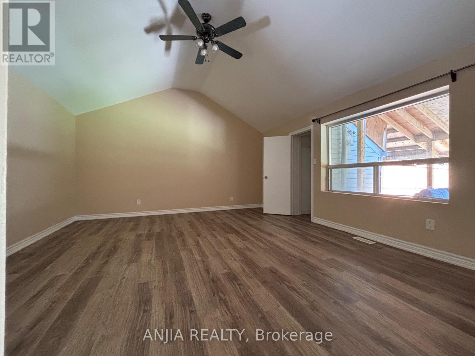 10893 Kennedy Road, Markham, Ontario  L6C 1P2 - Photo 7 - N12402401