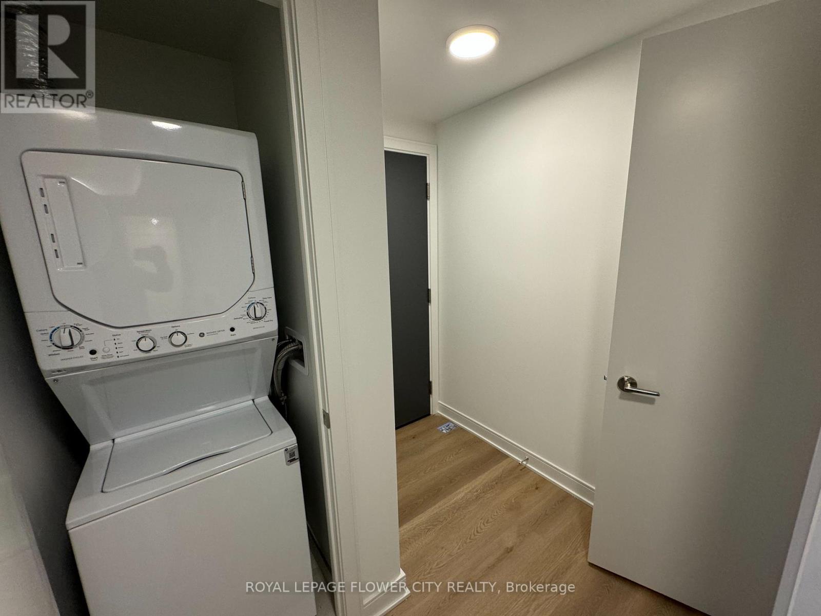 1503 - 86 Dundas Street, Mississauga, Ontario  L5A 0B1 - Photo 7 - W12402396