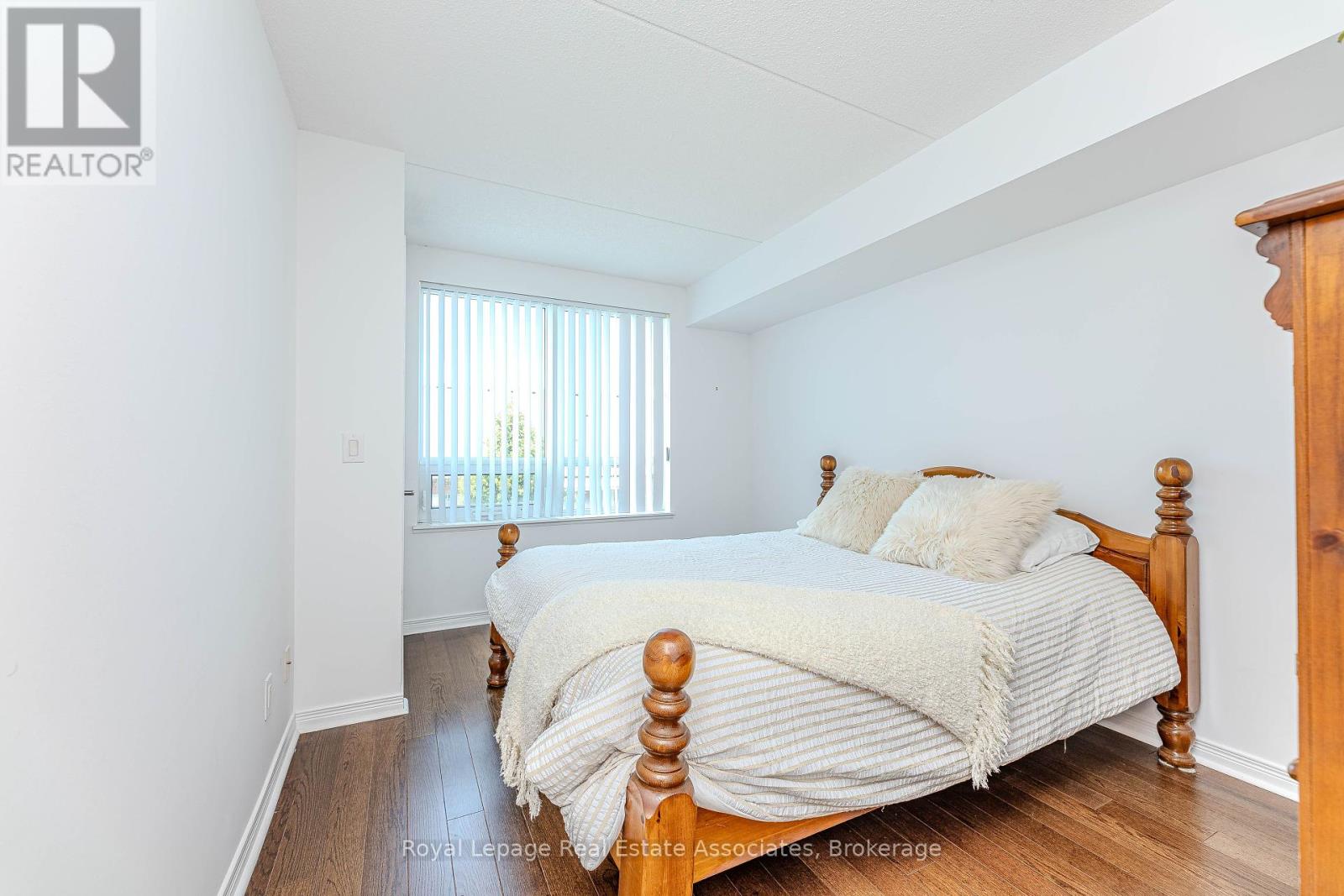 202 - 60 Via Rosedale Way, Brampton (Sandringham-Wellington), Ontario  L6R 3X6 - Photo 12 - W12402400