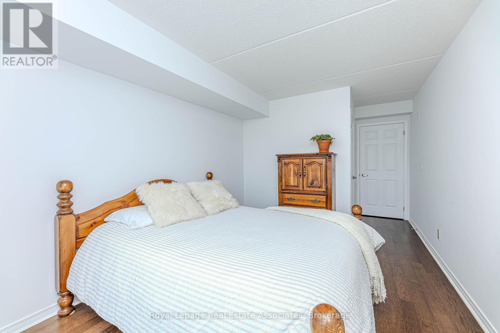 202 - 60 Via Rosedale Way, Brampton (Sandringham-Wellington), Ontario  L6R 3X6 - Photo 13 - W12402400