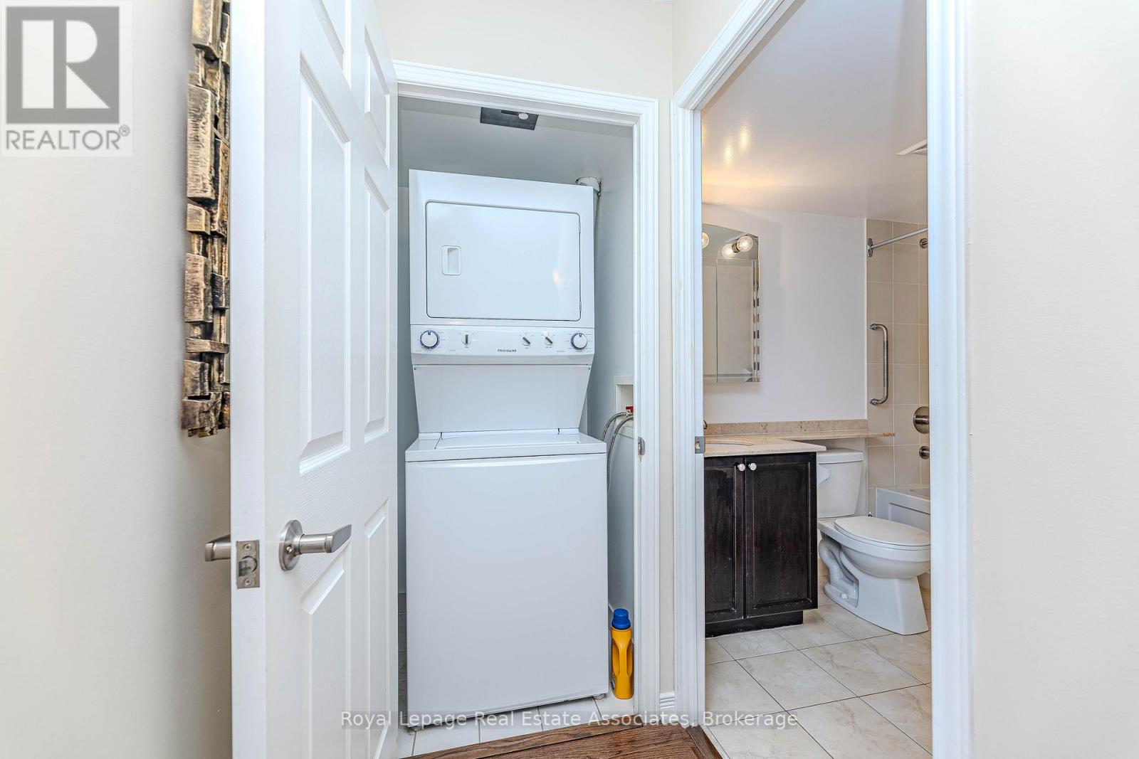 202 - 60 Via Rosedale Way, Brampton (Sandringham-Wellington), Ontario  L6R 3X6 - Photo 15 - W12402400