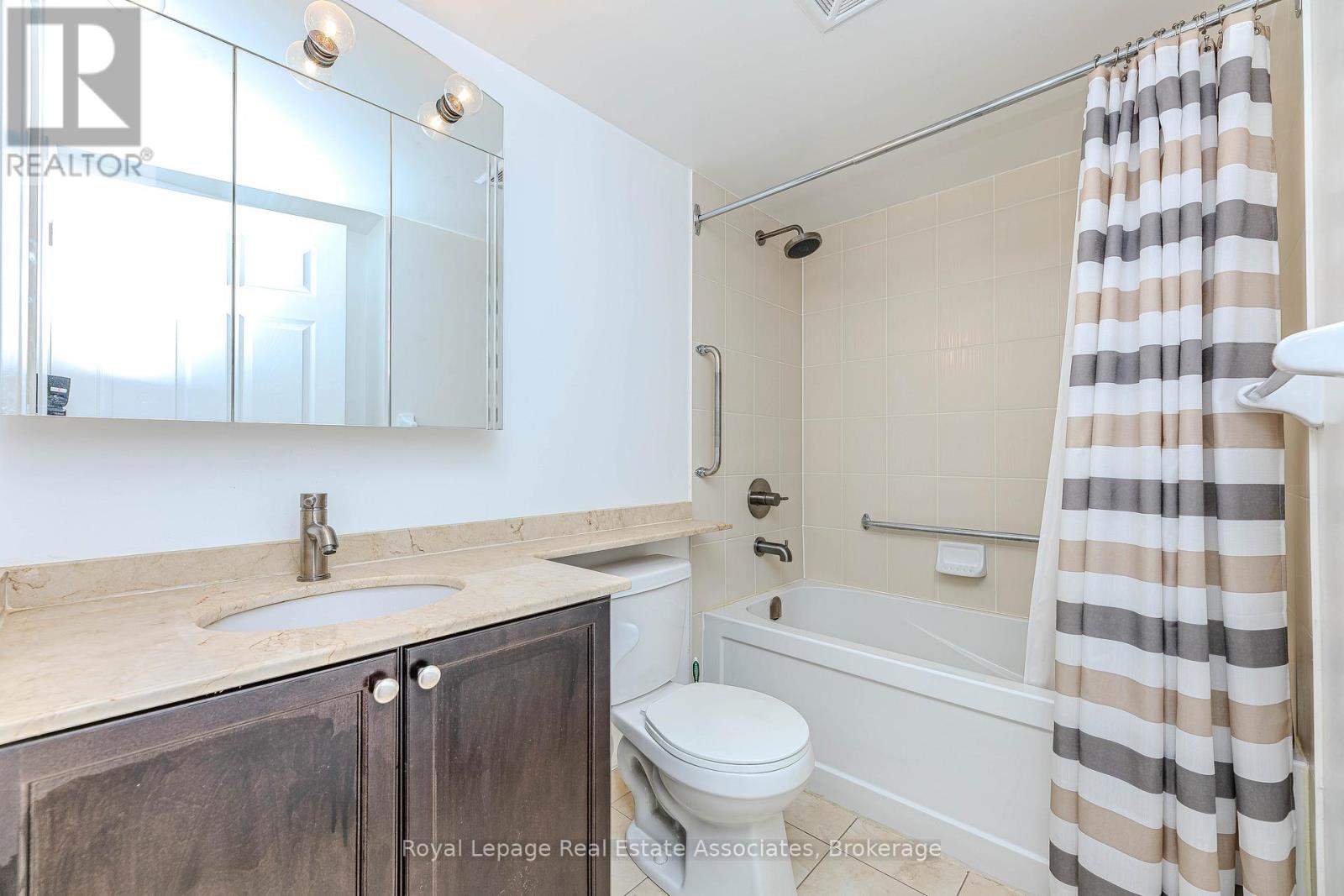 202 - 60 Via Rosedale Way, Brampton (Sandringham-Wellington), Ontario  L6R 3X6 - Photo 16 - W12402400