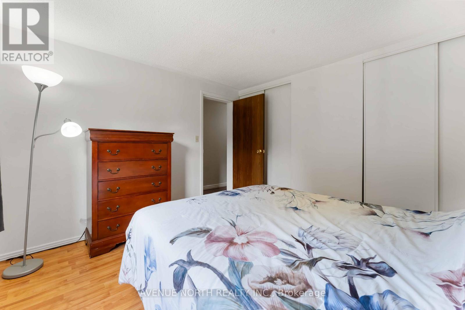 2178 Erinbrook Crescent, Ottawa, Ontario  K1B 4J4 - Photo 11 - X12402411