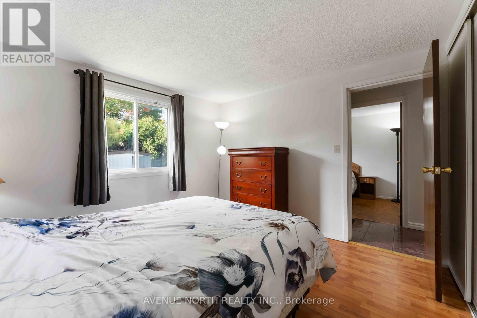 2178 Erinbrook Crescent, Ottawa, Ontario  K1B 4J4 - Photo 12 - X12402411