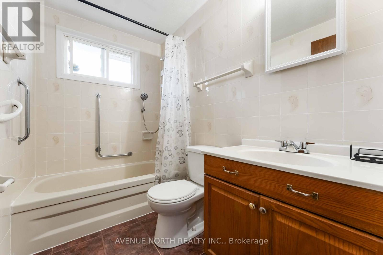 2178 Erinbrook Crescent, Ottawa, Ontario  K1B 4J4 - Photo 13 - X12402411