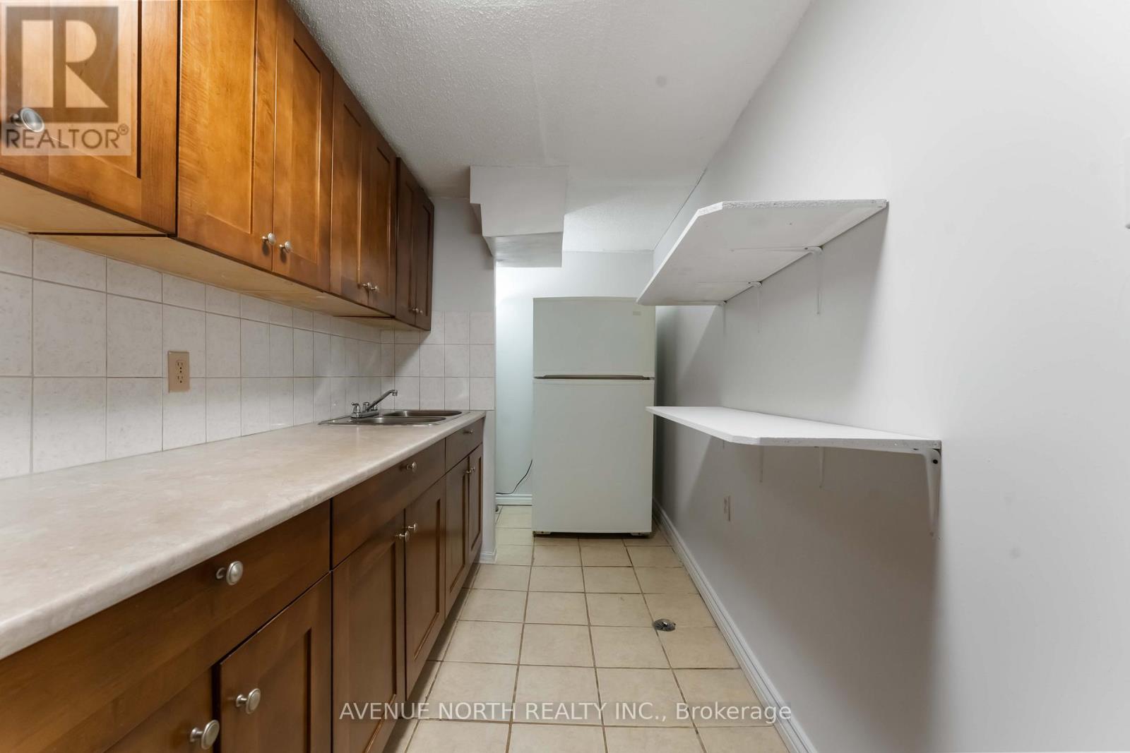 2178 Erinbrook Crescent, Ottawa, Ontario  K1B 4J4 - Photo 22 - X12402411