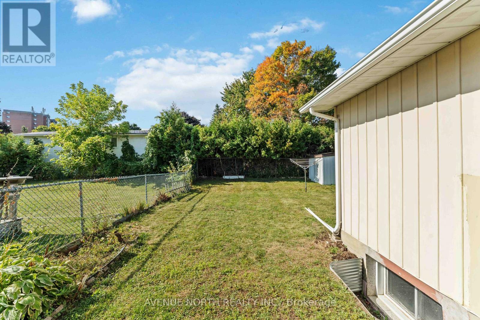 2178 Erinbrook Crescent, Ottawa, Ontario  K1B 4J4 - Photo 30 - X12402411