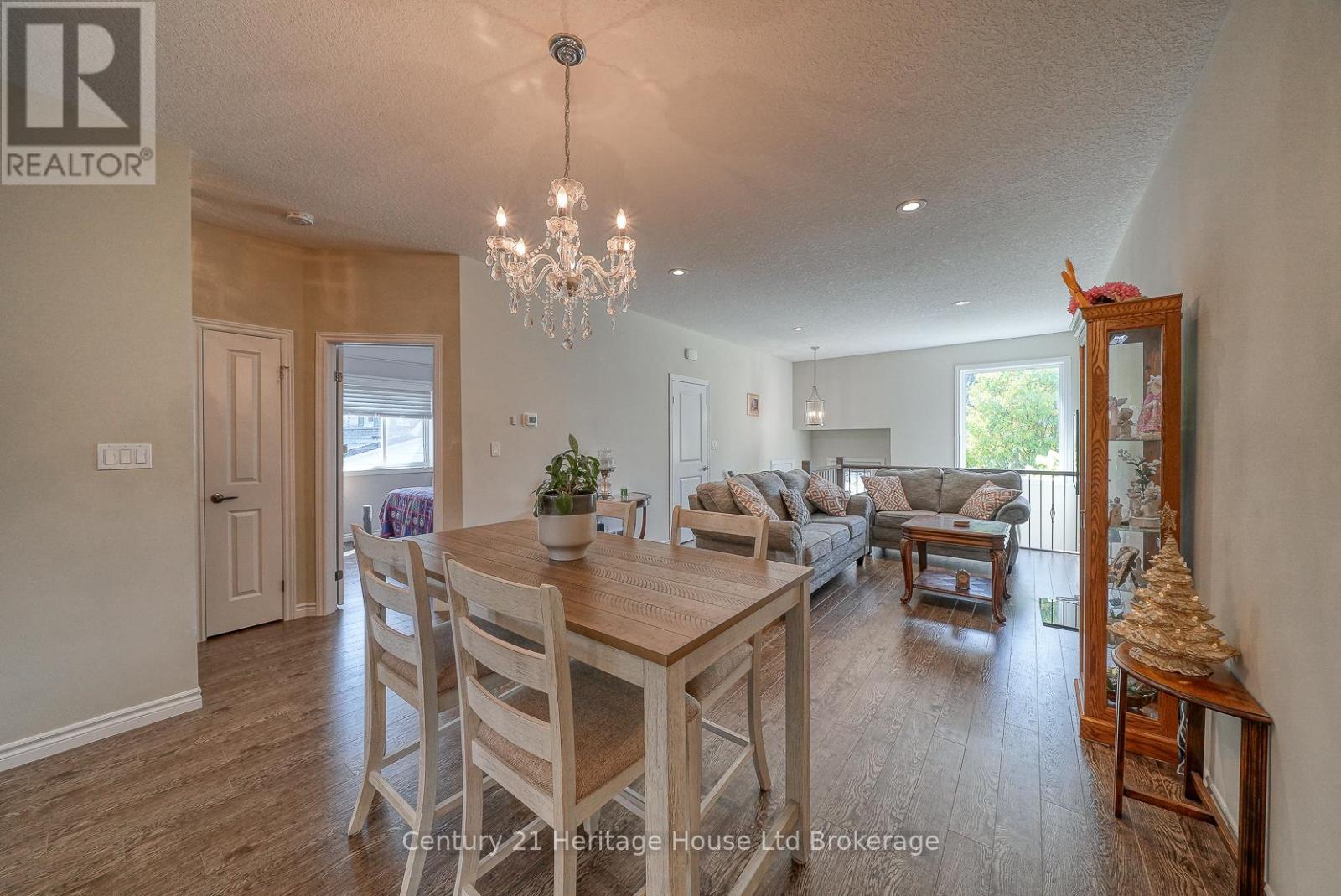 211 Oxford Street, Ingersoll, Ontario  N5C 2V8 - Photo 10 - X12402422