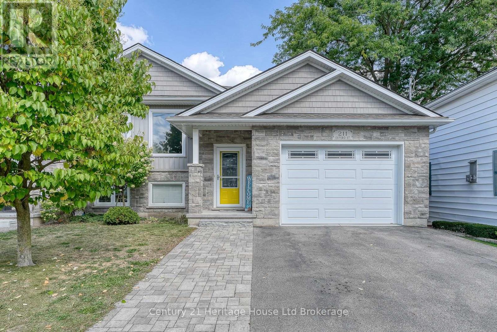 211 Oxford Street, Ingersoll, Ontario  N5C 2V8 - Photo 2 - X12402422