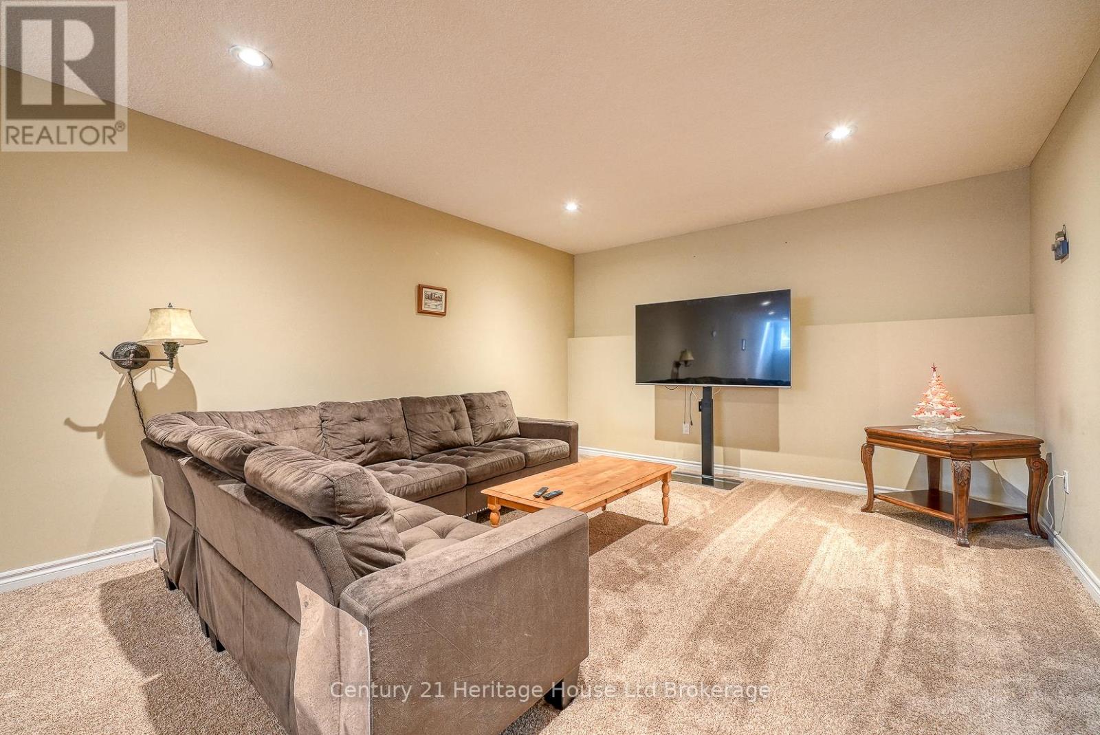 211 Oxford Street, Ingersoll, Ontario  N5C 2V8 - Photo 28 - X12402422