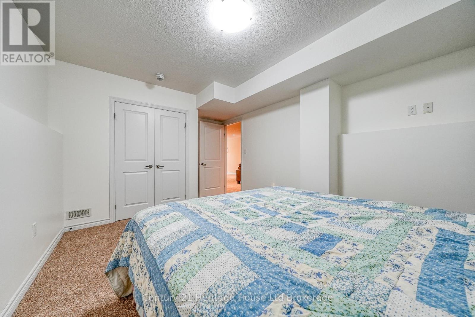 211 Oxford Street, Ingersoll, Ontario  N5C 2V8 - Photo 33 - X12402422
