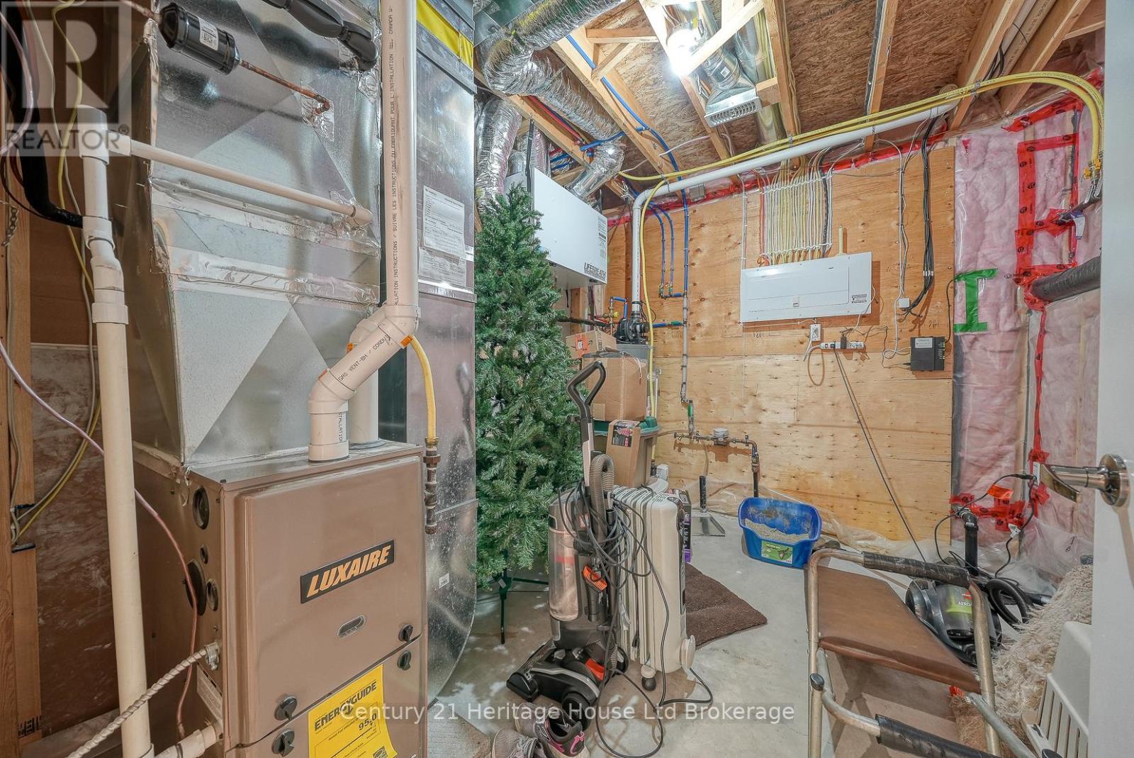 211 Oxford Street, Ingersoll, Ontario  N5C 2V8 - Photo 34 - X12402422
