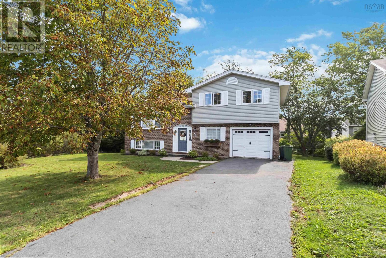 Property at 54 Windfield Crescent image 3