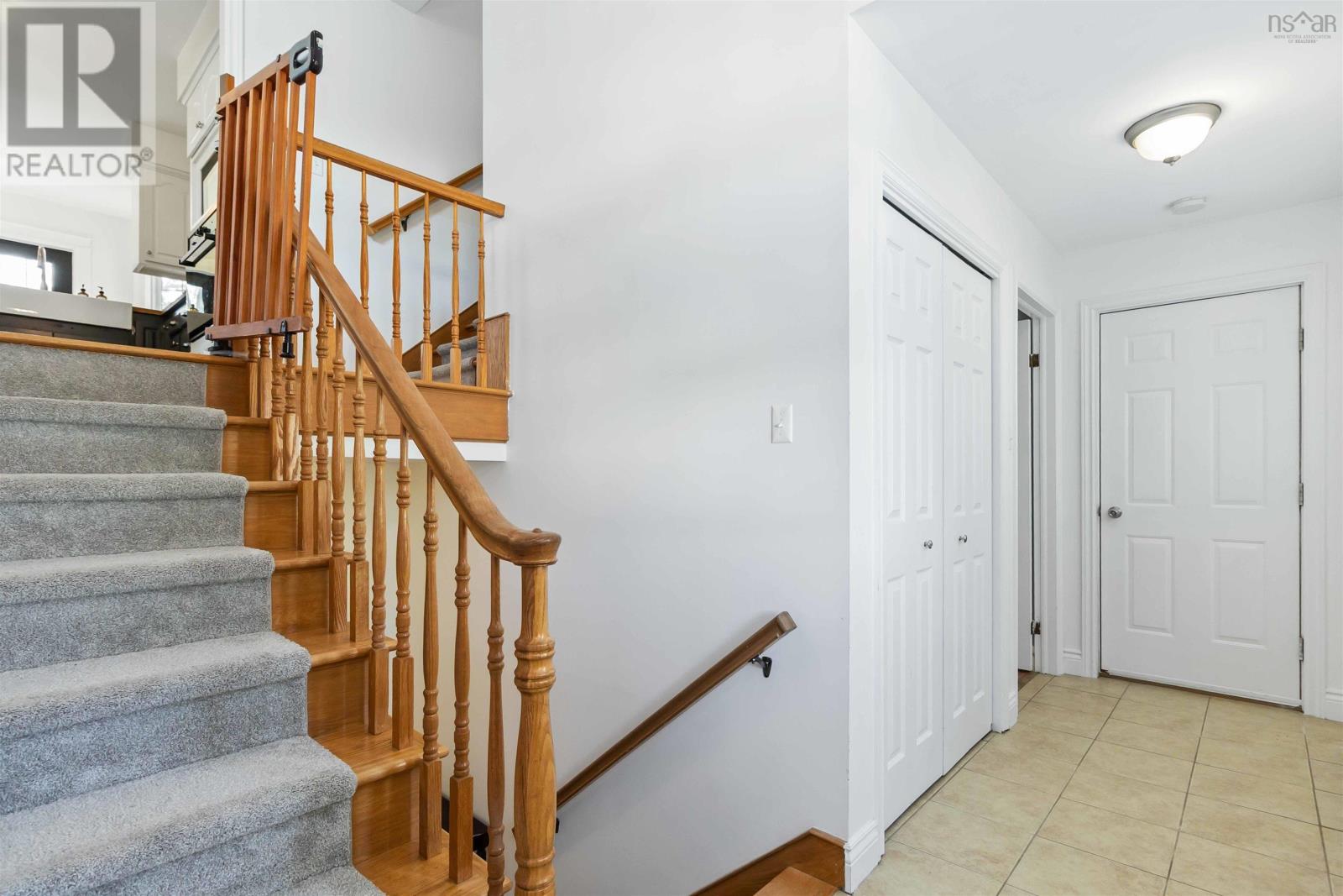 Property at 54 Windfield Crescent image 5