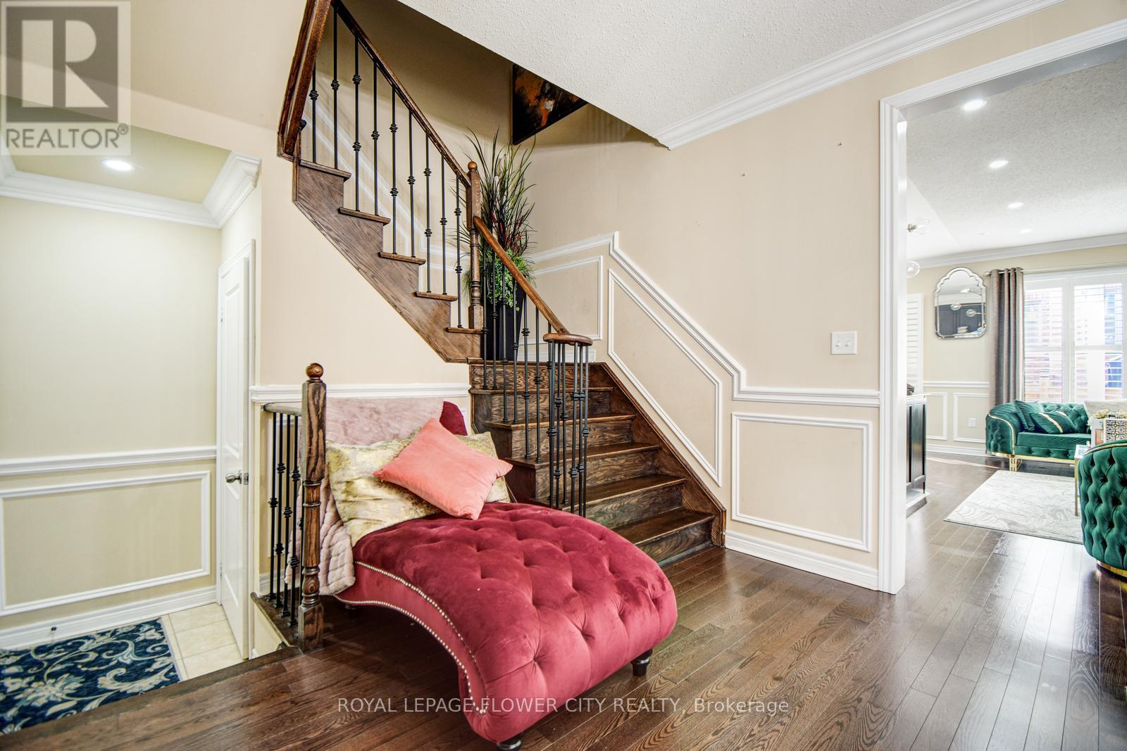 25 Padbury Trail, Brampton, Ontario  L7A 4V2 - Photo 10 - W12402420